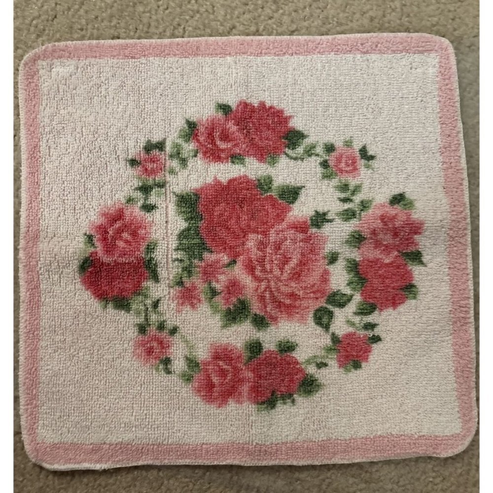 Vintage Fashion Manor Decorator Collection Washcloth Pink Floral Pattern